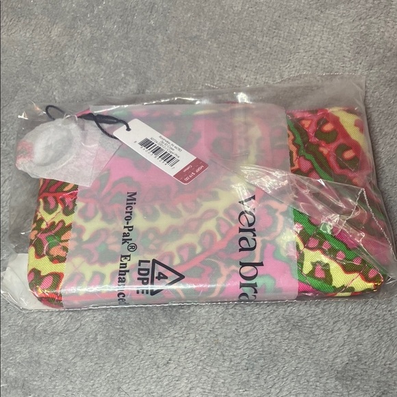 🩷💚VERA BRADLEY🩷💚Capri Pink Zip ID Case in Cotton/NWT - Picture 2 of 6
